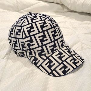 Like New Fendi strapback hat